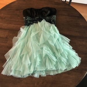 Women’s size 5 blue ruffle strapless dress